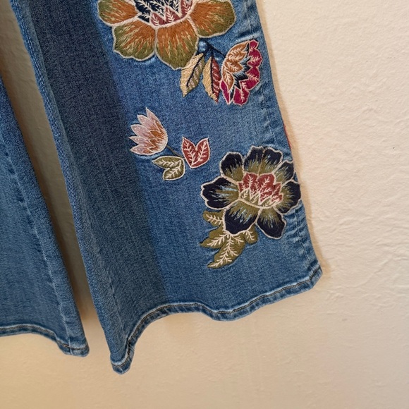 Driftwood Women Sz 26 Charlee Floral Embroidered Jeans - Picture 4 of 9
